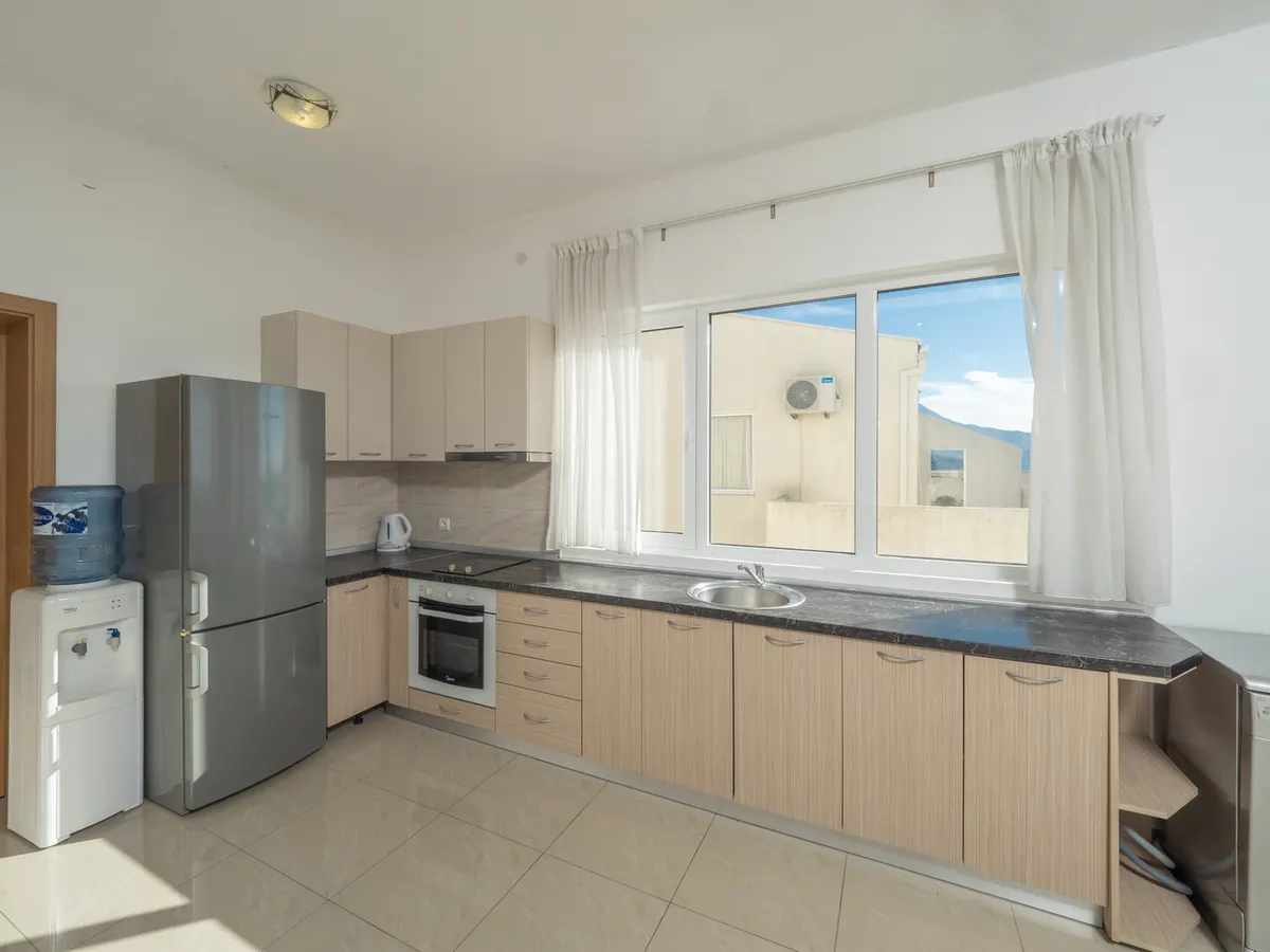 Two-bedroom apartment, photo 11 of 28