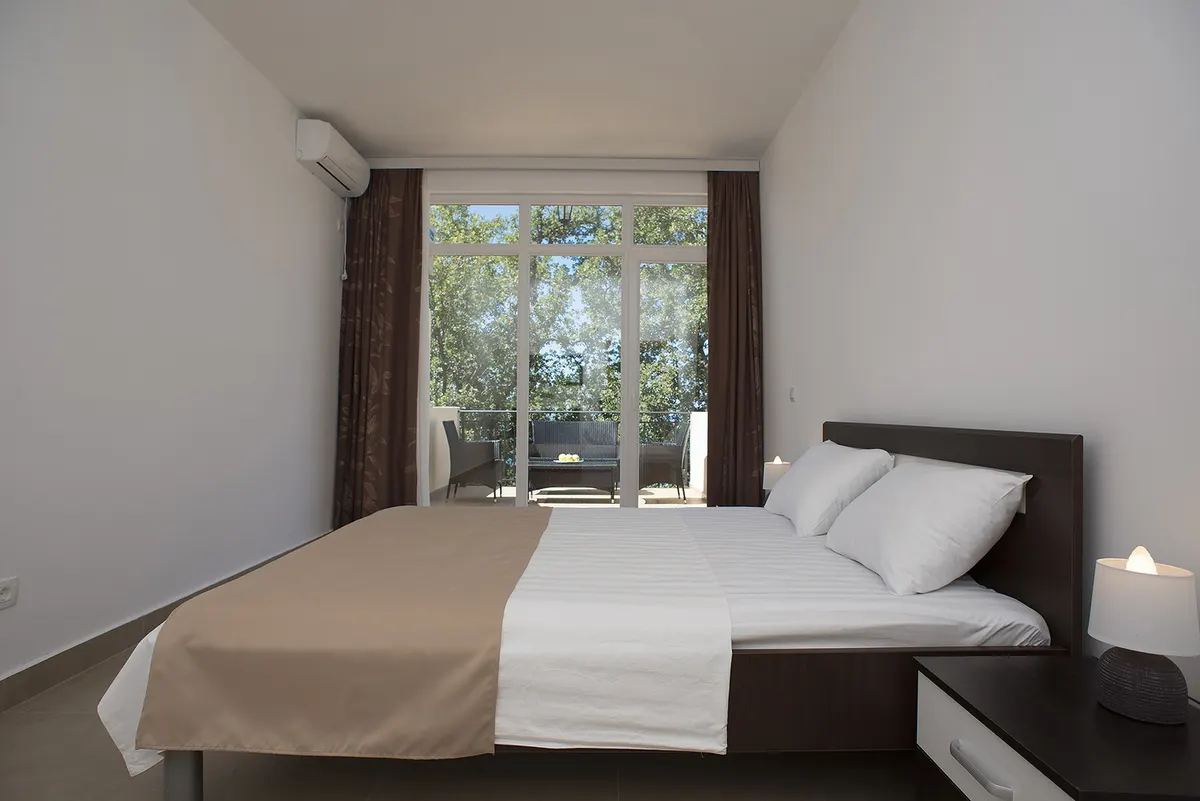 Two-bedroom apartment, photo 19 of 28